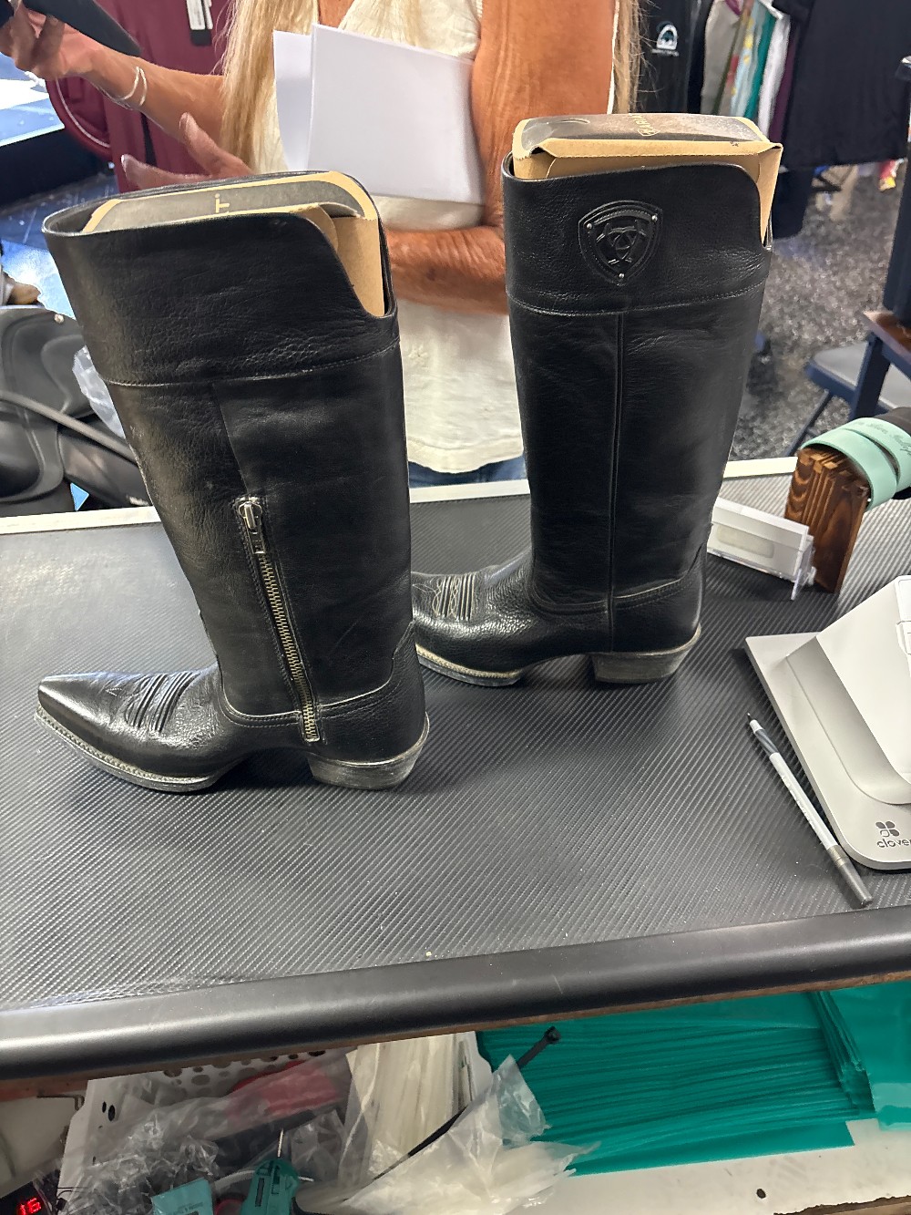 Ariat boots size 8
