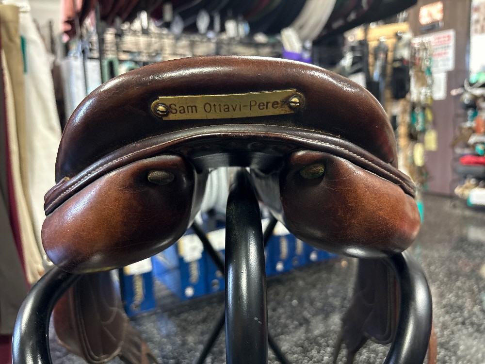 Devoucoux 16.5 jump saddle