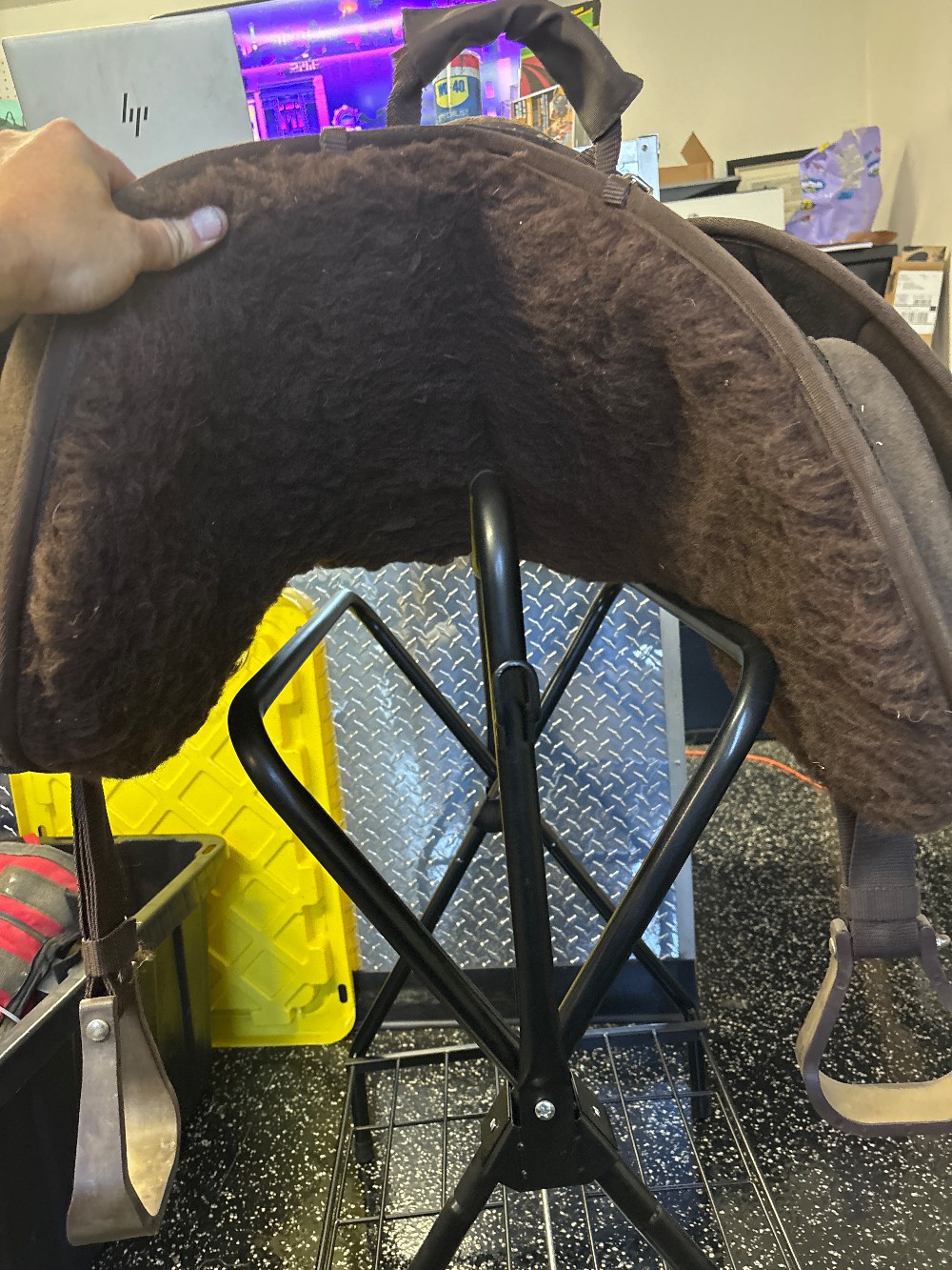 Tough1 western treeless saddle