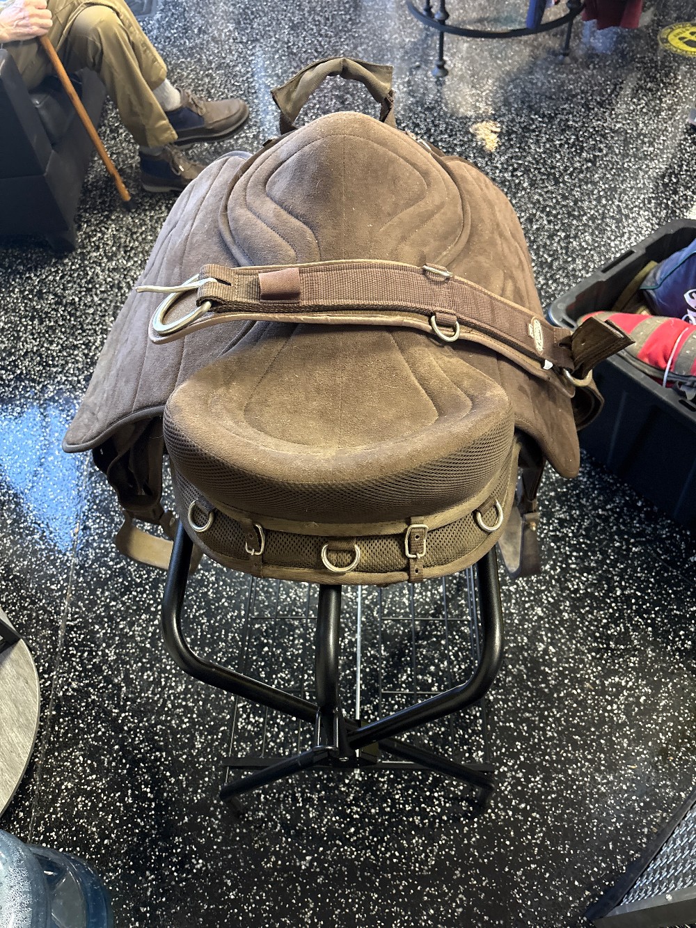 Tough1 western treeless saddle