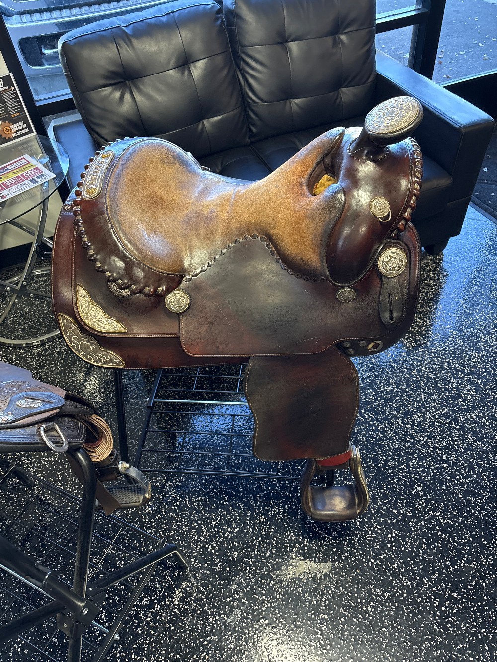 Broken Horn Saddle 16”