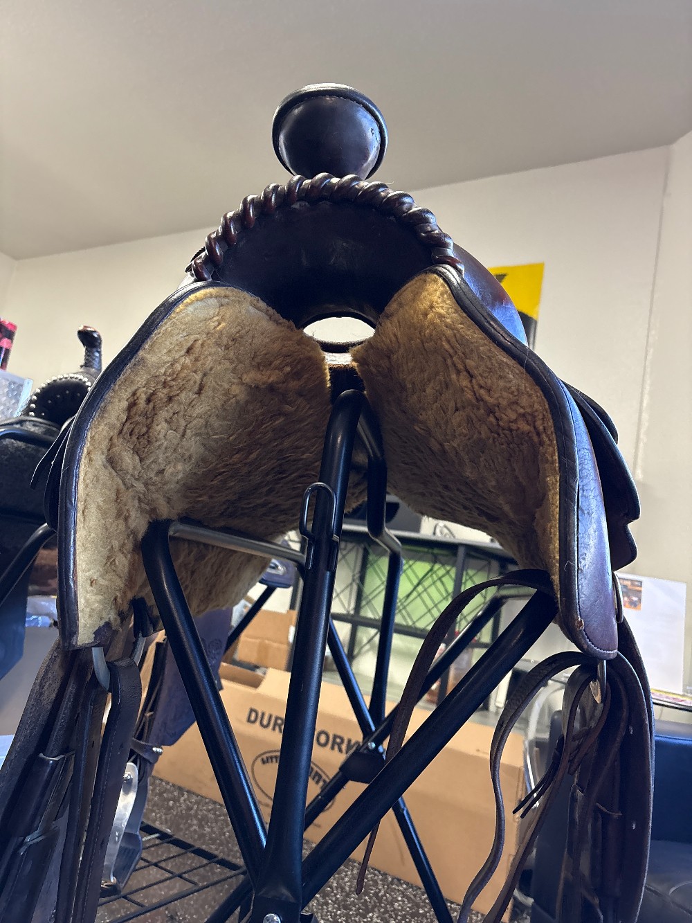 Broken Horn Saddle 16”