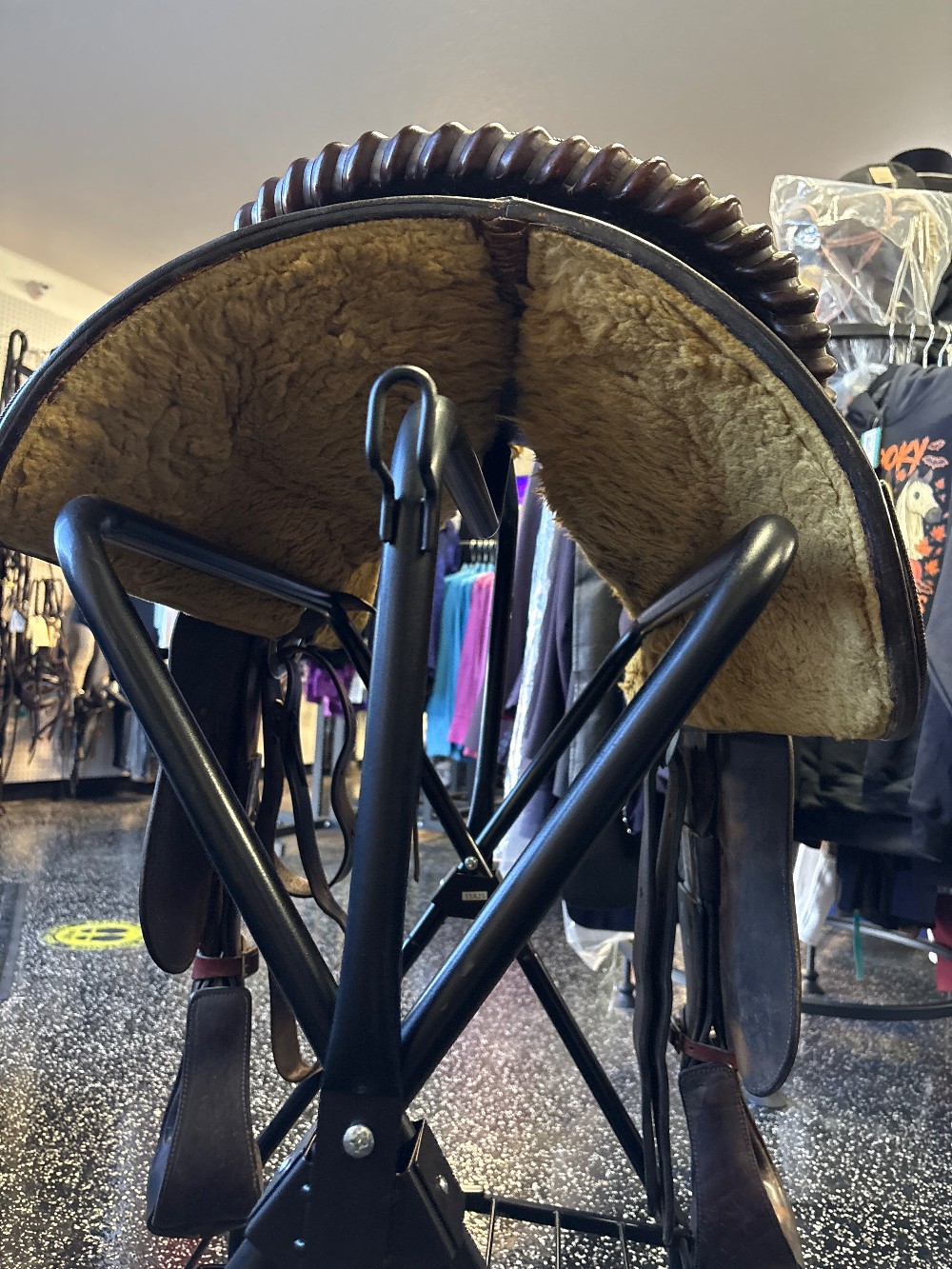 Broken Horn Saddle 16”