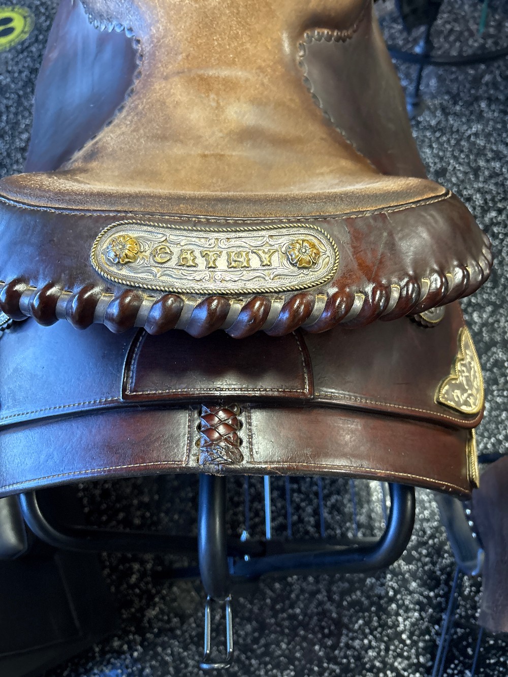 Broken Horn Saddle 16”