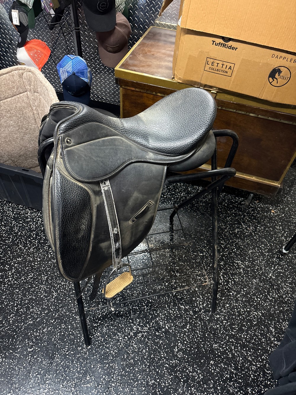 Proride Dover  Black dressage saddle 17”