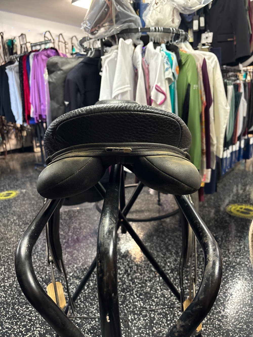 Proride Dover  Black dressage saddle 17”
