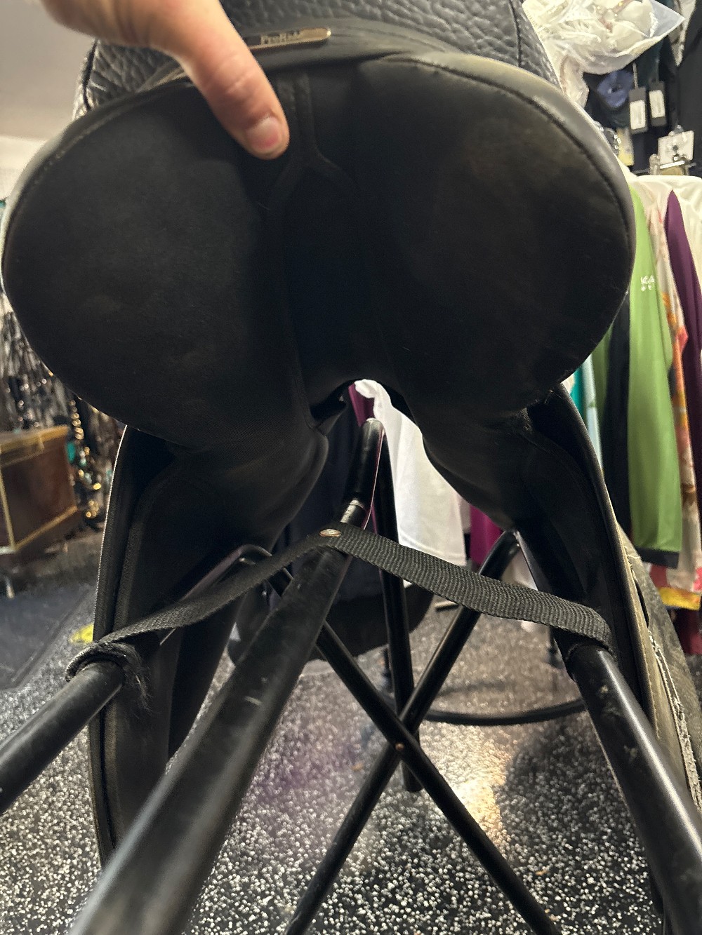 Proride Dover  Black dressage saddle 17”