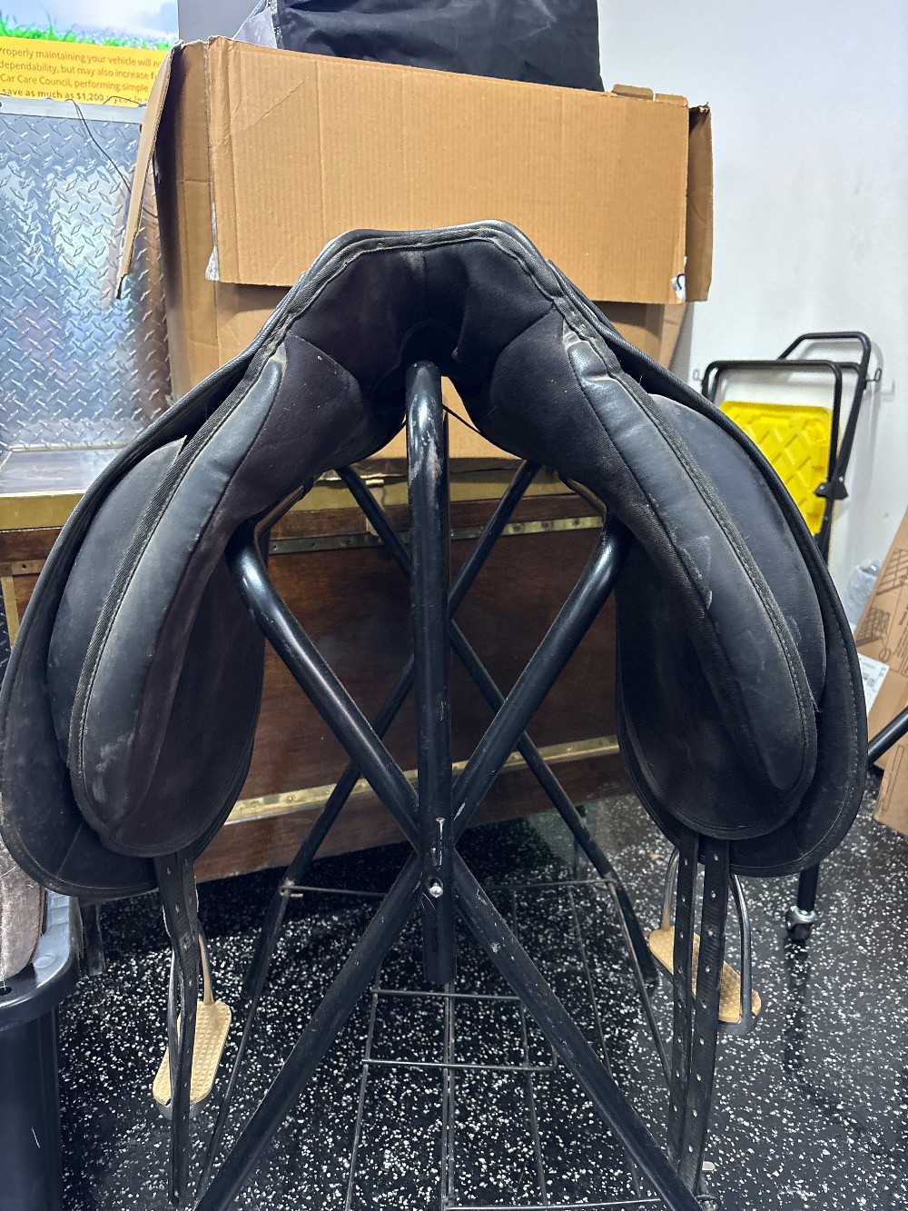 Proride Dover  Black dressage saddle 17”