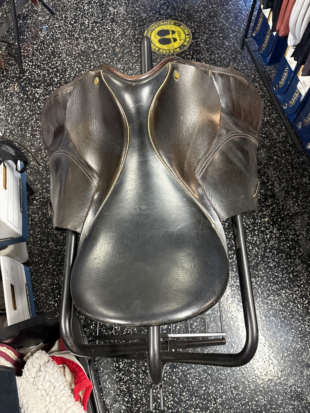 Collegiat Dessage Saddle 17in