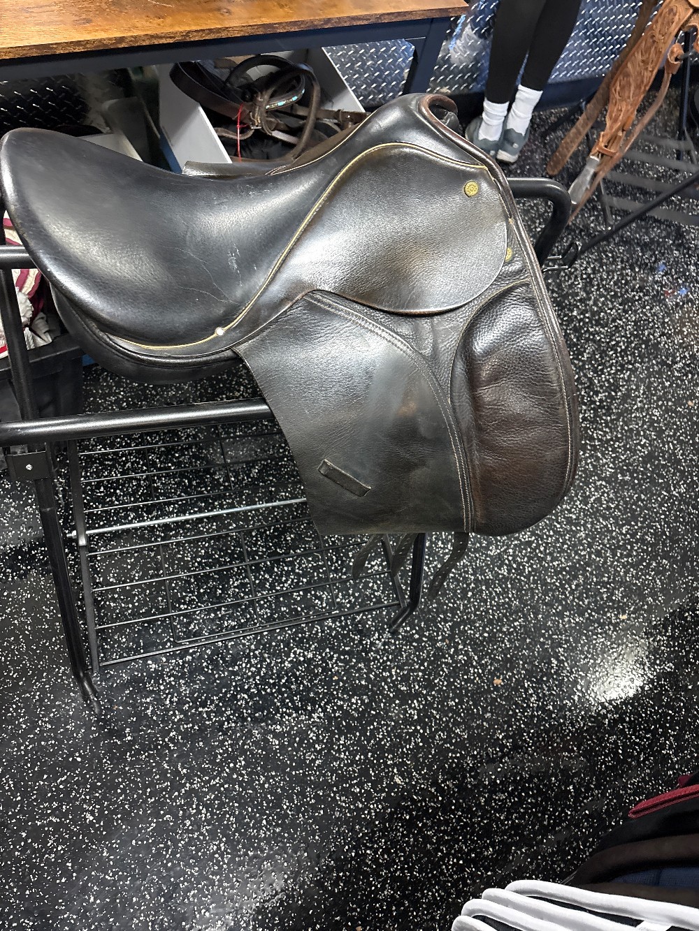Collegiat Dessage Saddle 17in