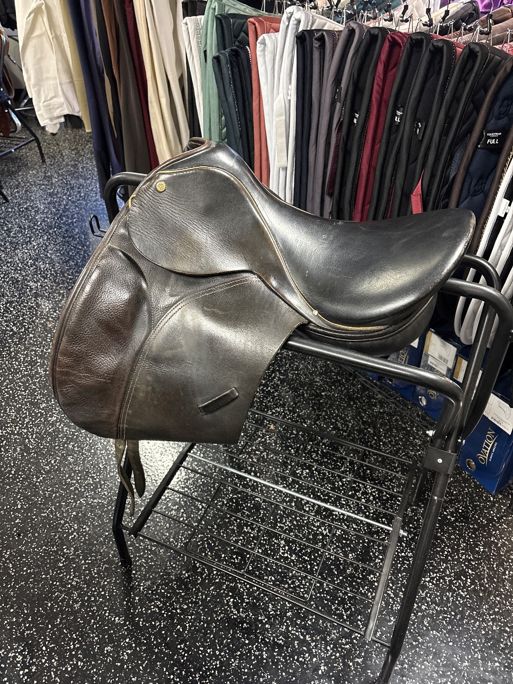 Collegiat Dessage Saddle 17in