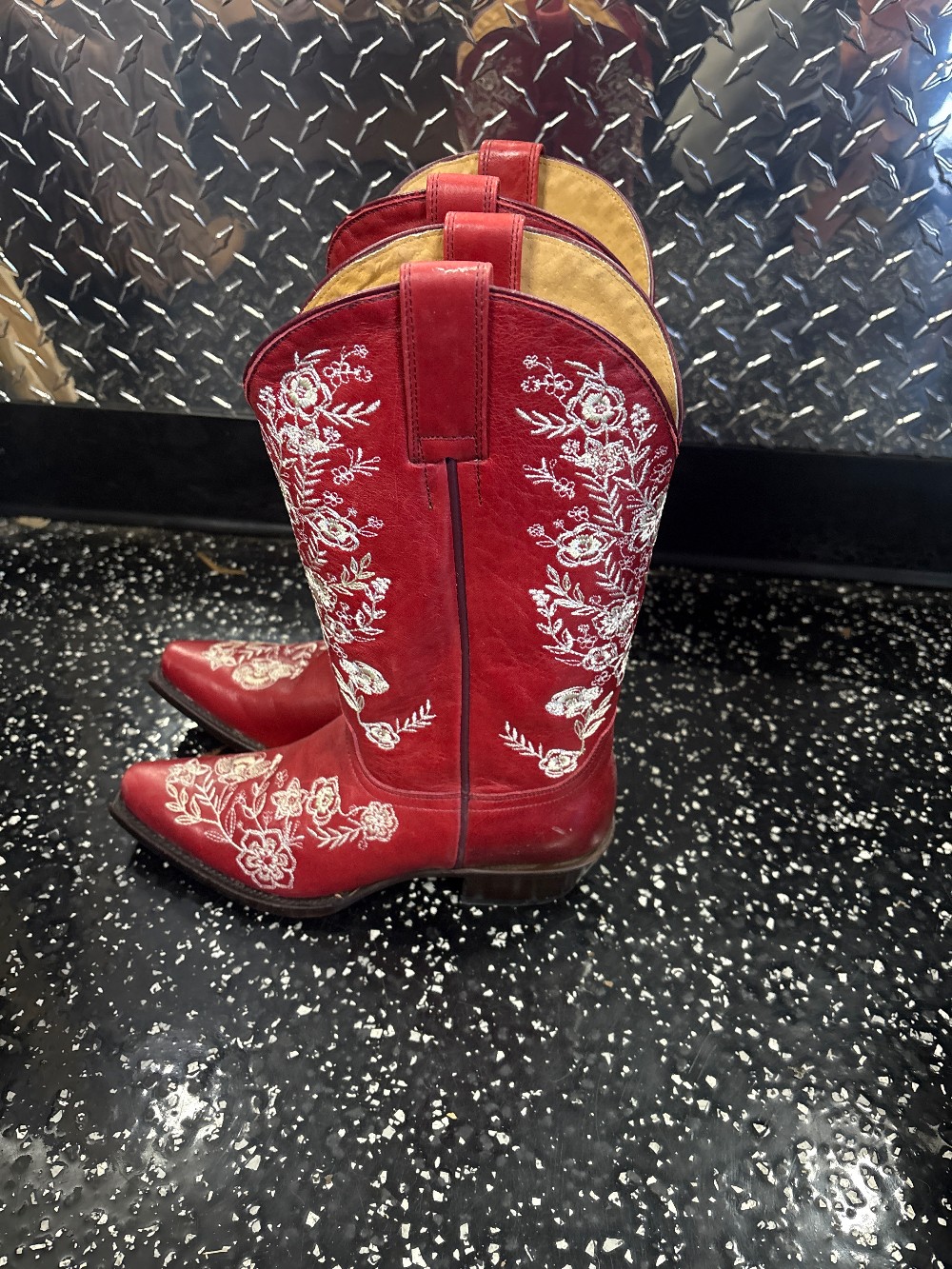 Sheyanne Boots Red W/Floral 7