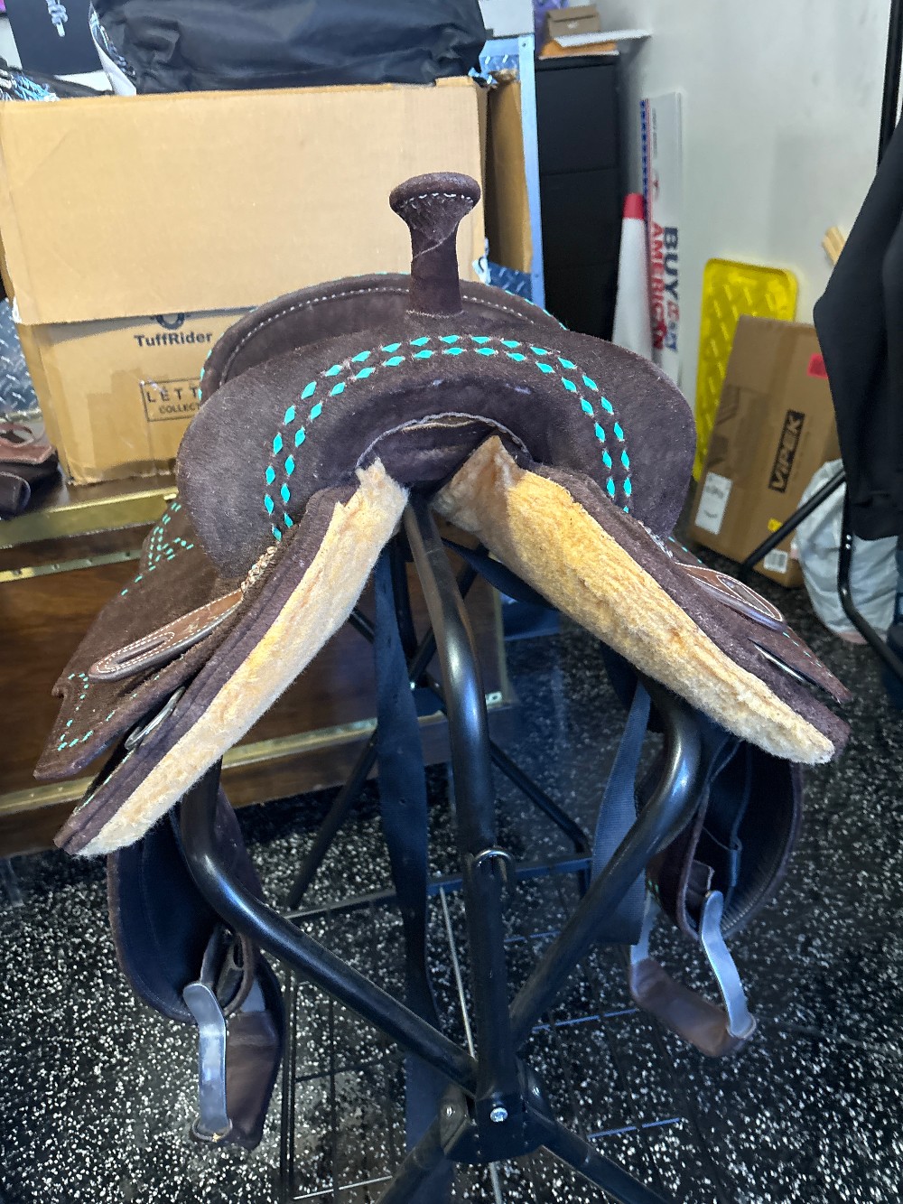 13.5 Whinney Lite Barrel Saddle
