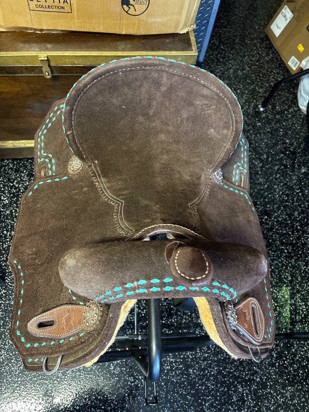 13.5 Whinney Lite Barrel Saddle