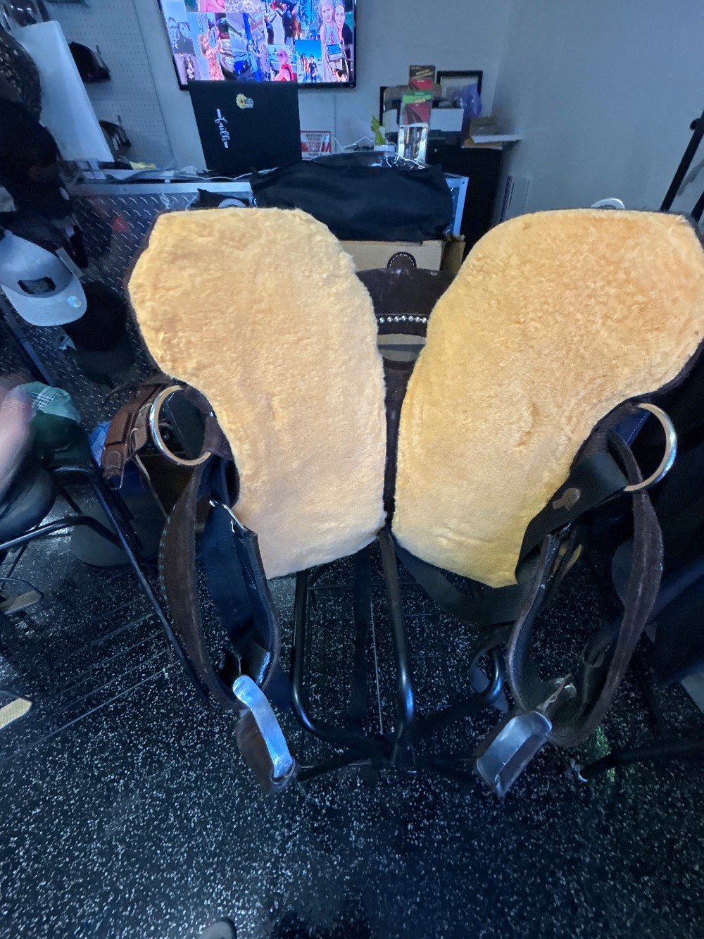 13.5 Whinney Lite Barrel Saddle