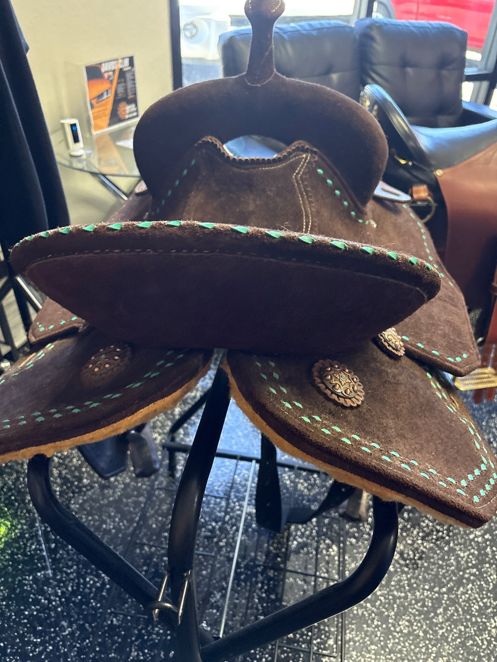 13.5 Whinney Lite Barrel Saddle
