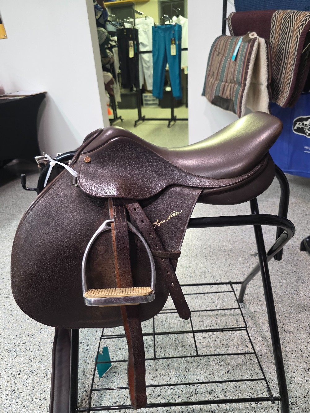 Lyn Palm Jump Saddle w/ girth, leather, stirrups