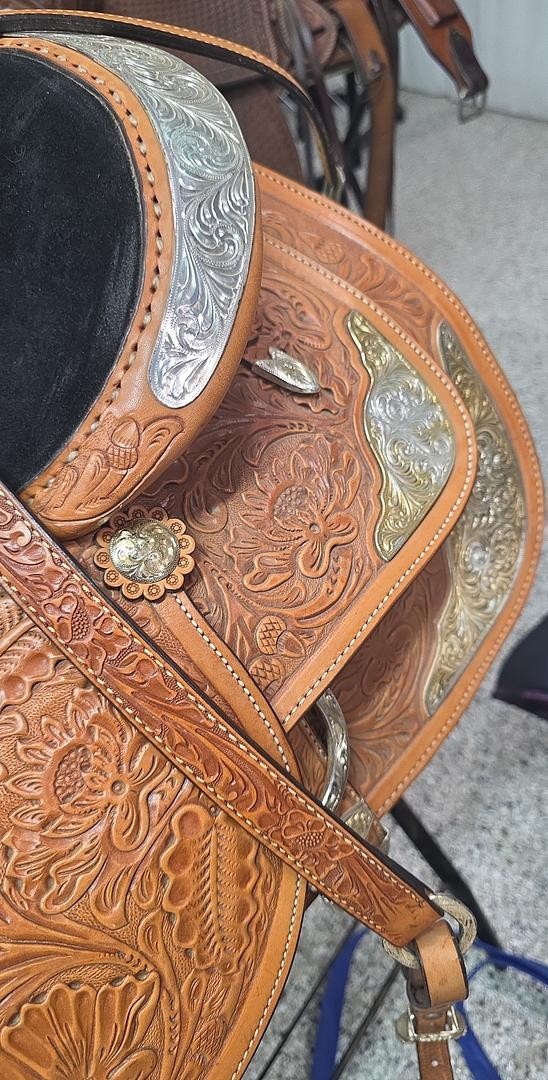 Circle Y equitation saddle with Headstall & breast collar 16.5in