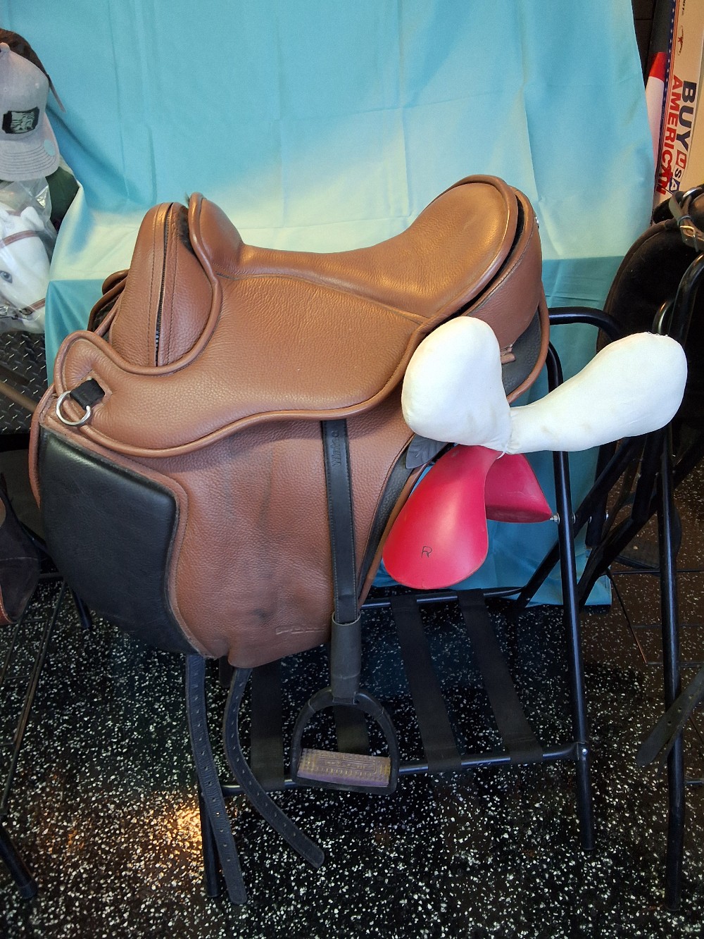 Barefoot Treeless Saddle