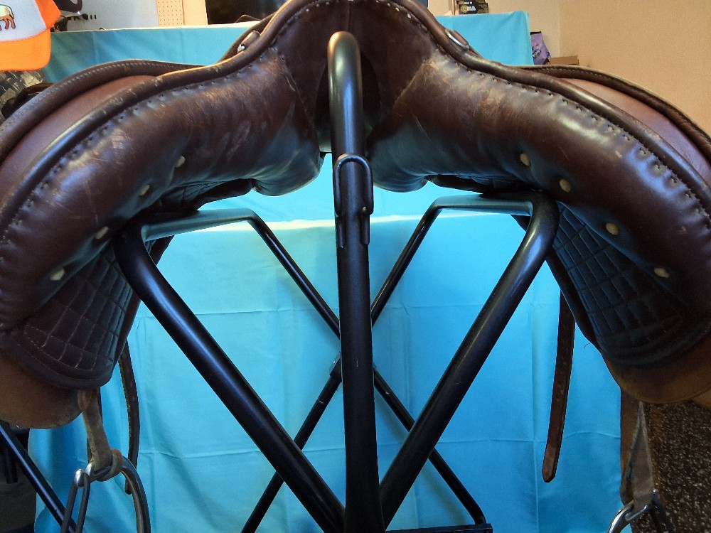 Borelli 17in jump saddle