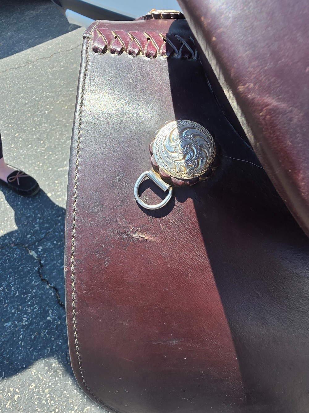 Circle y equitation saddle 16.5 in with matching breast collar