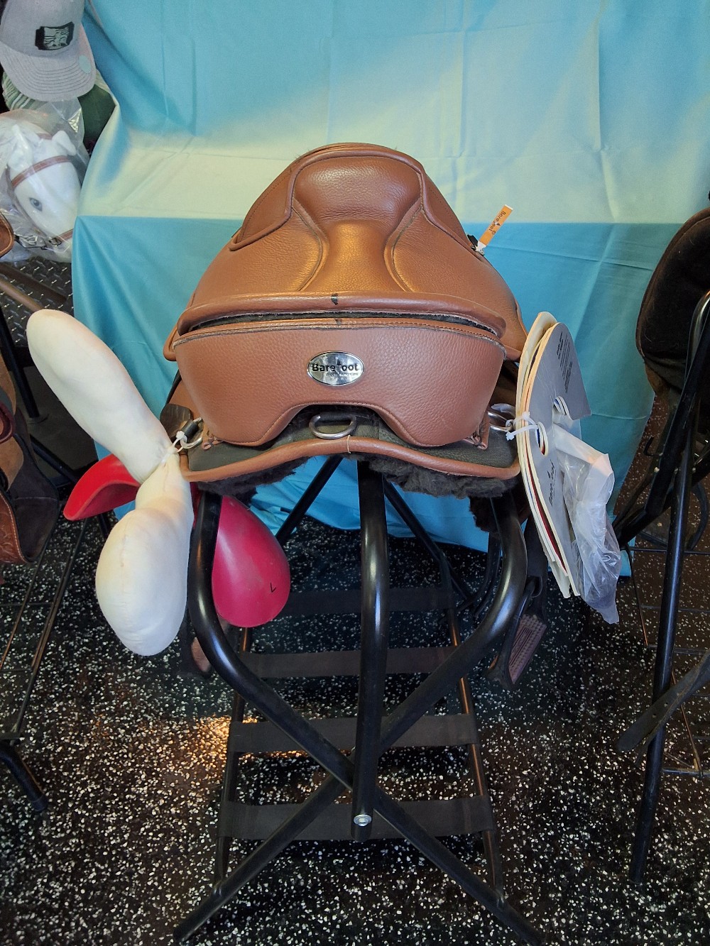 Barefoot Treeless Saddle