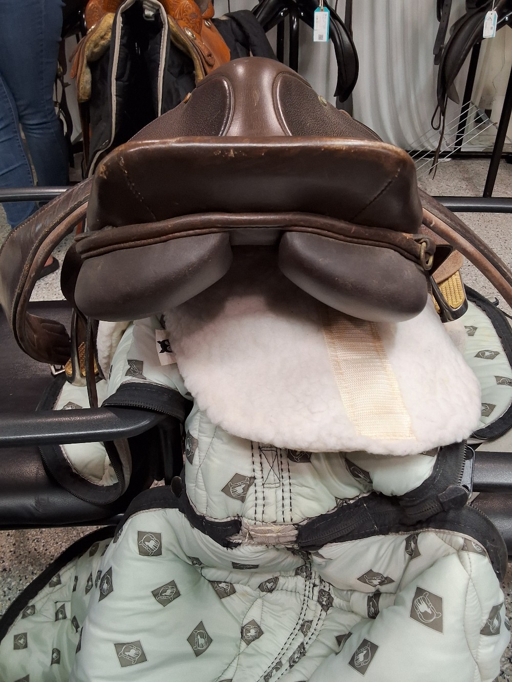 Lyn Palm Jump Saddle w/ girth, leather, stirrups