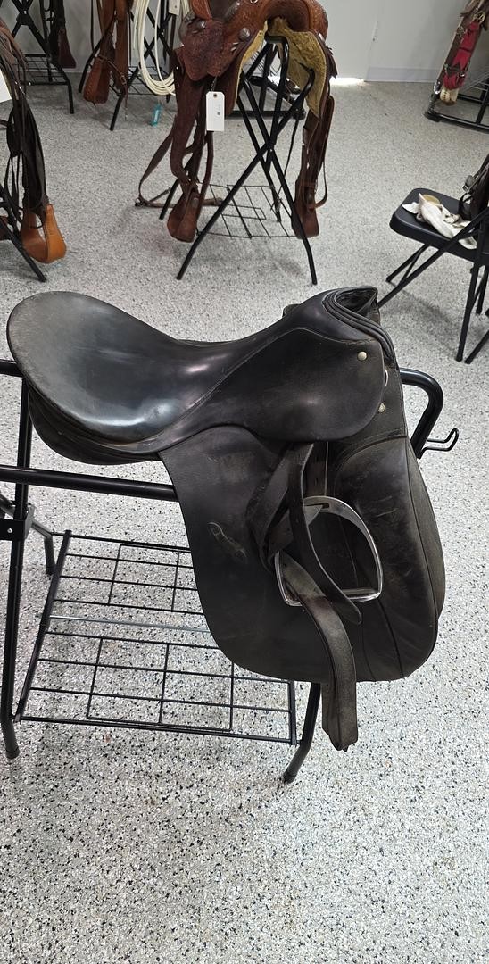 Passier 17in dressage saddle