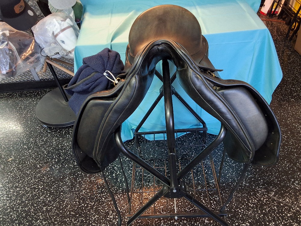 Albian SLK Dressage Saddle 17.5 inch