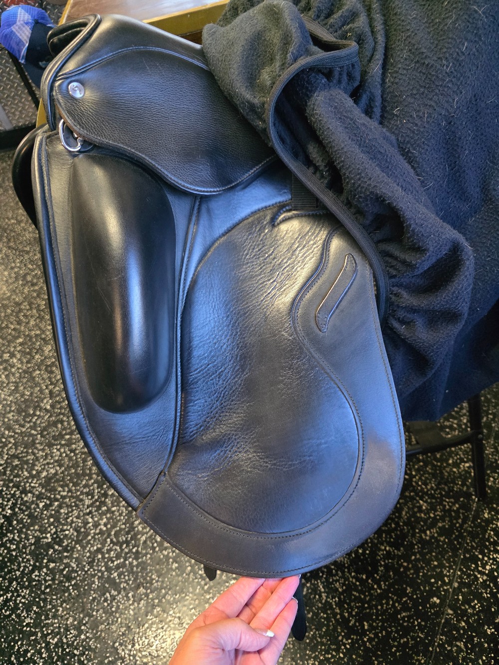 Envy Aurora Dressage saddle 2023 17in