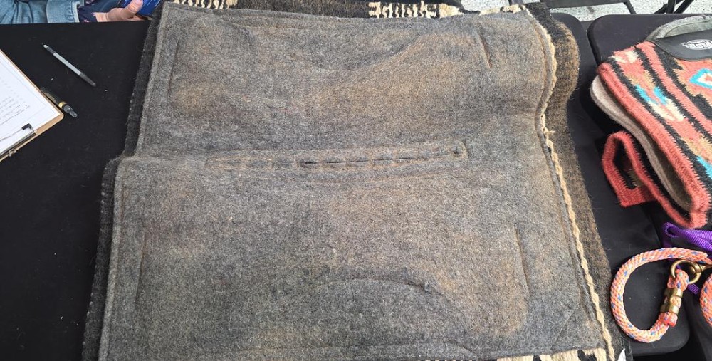 Impact gel saddle pad