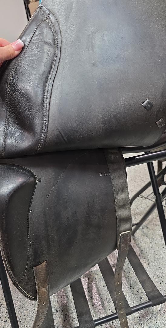 Prestige 18in Dressage saddle with cover