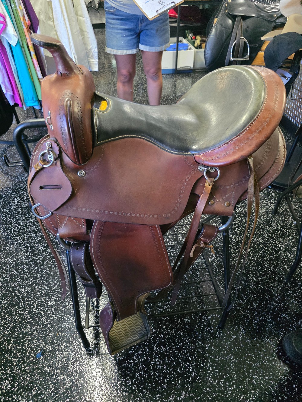 16in  trail saddle (unknown maker)
