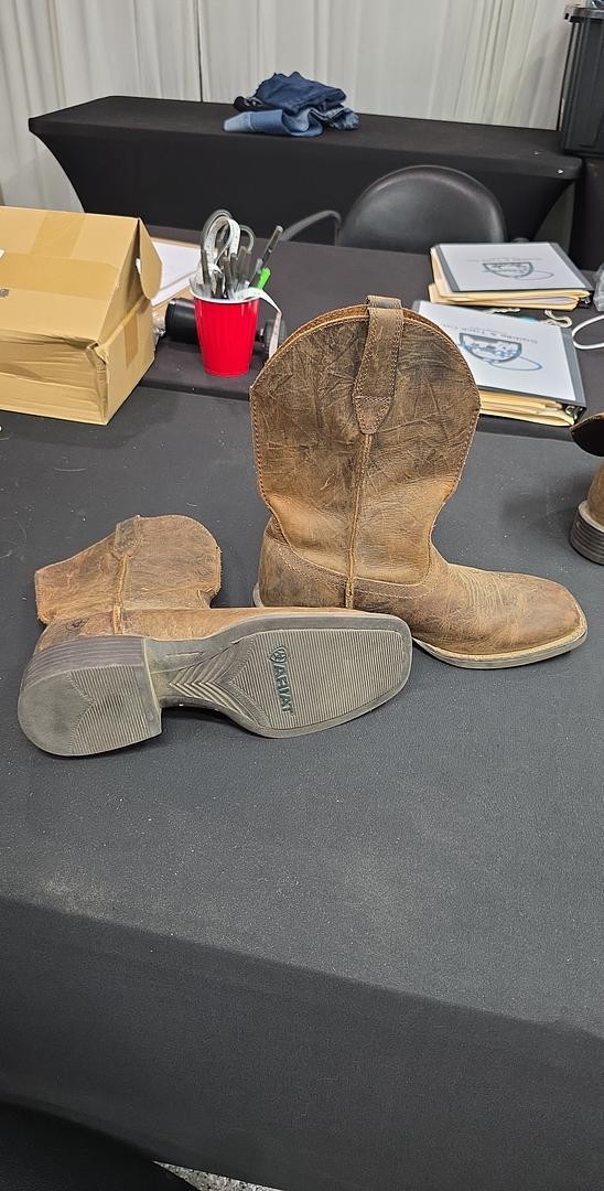 Ariat boots 7.5 mens boots