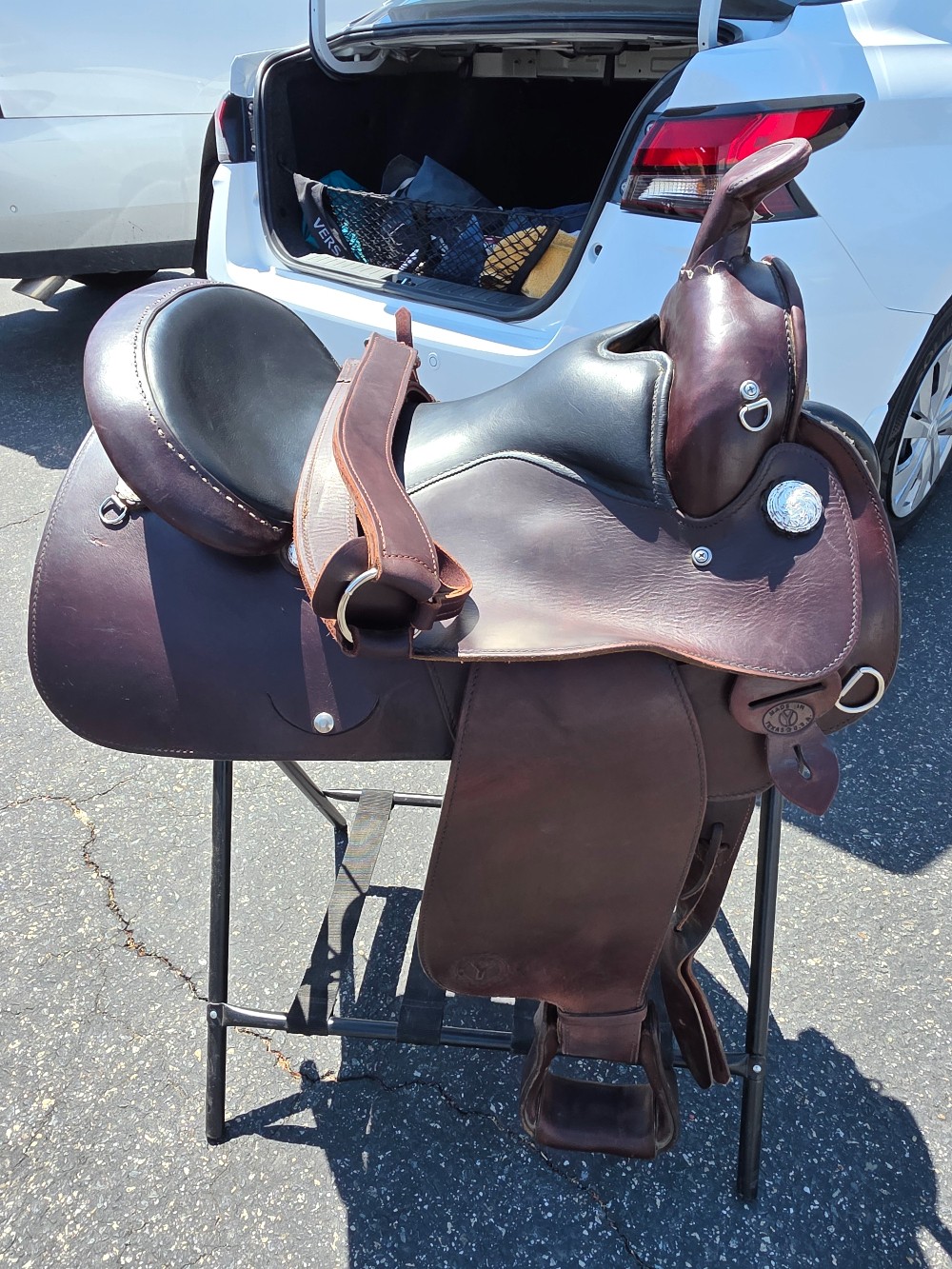 Circle y equitation saddle 16.5 in with matching breast collar