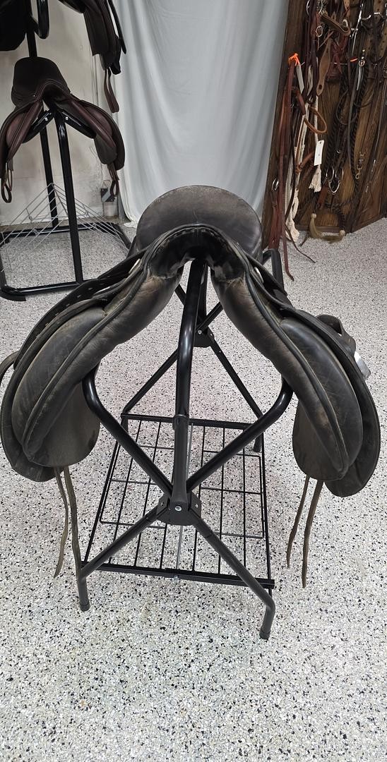Passier 17in dressage saddle