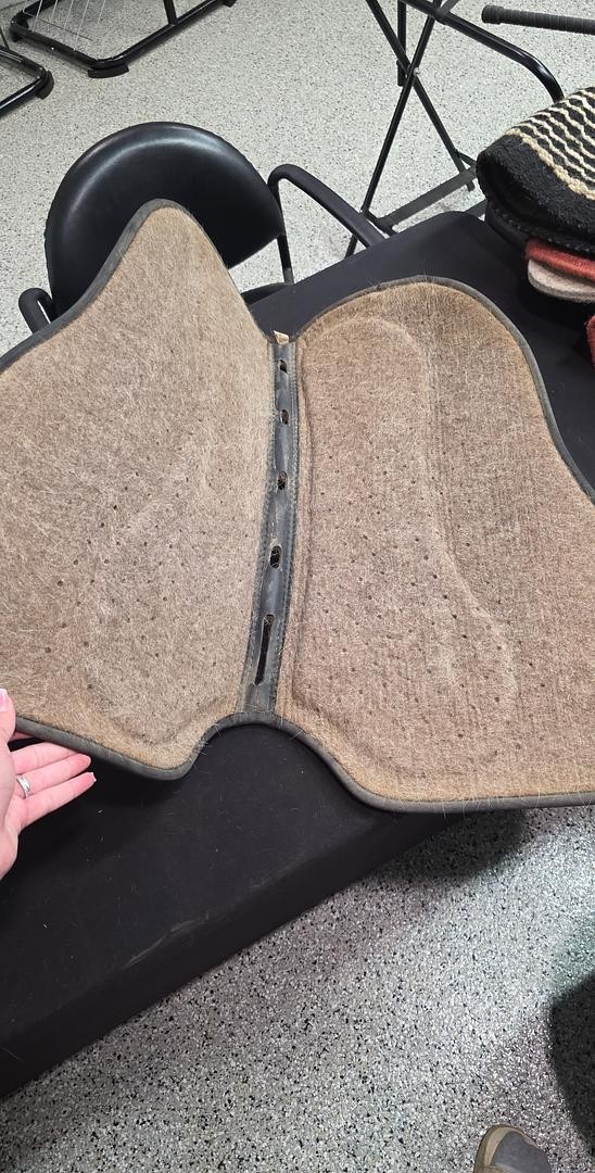 English or Western pad support