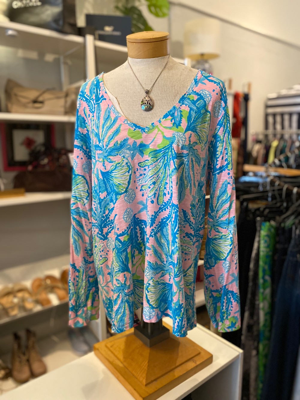 Lilly Pulitzer Etta long sleeve v-neck top size XL