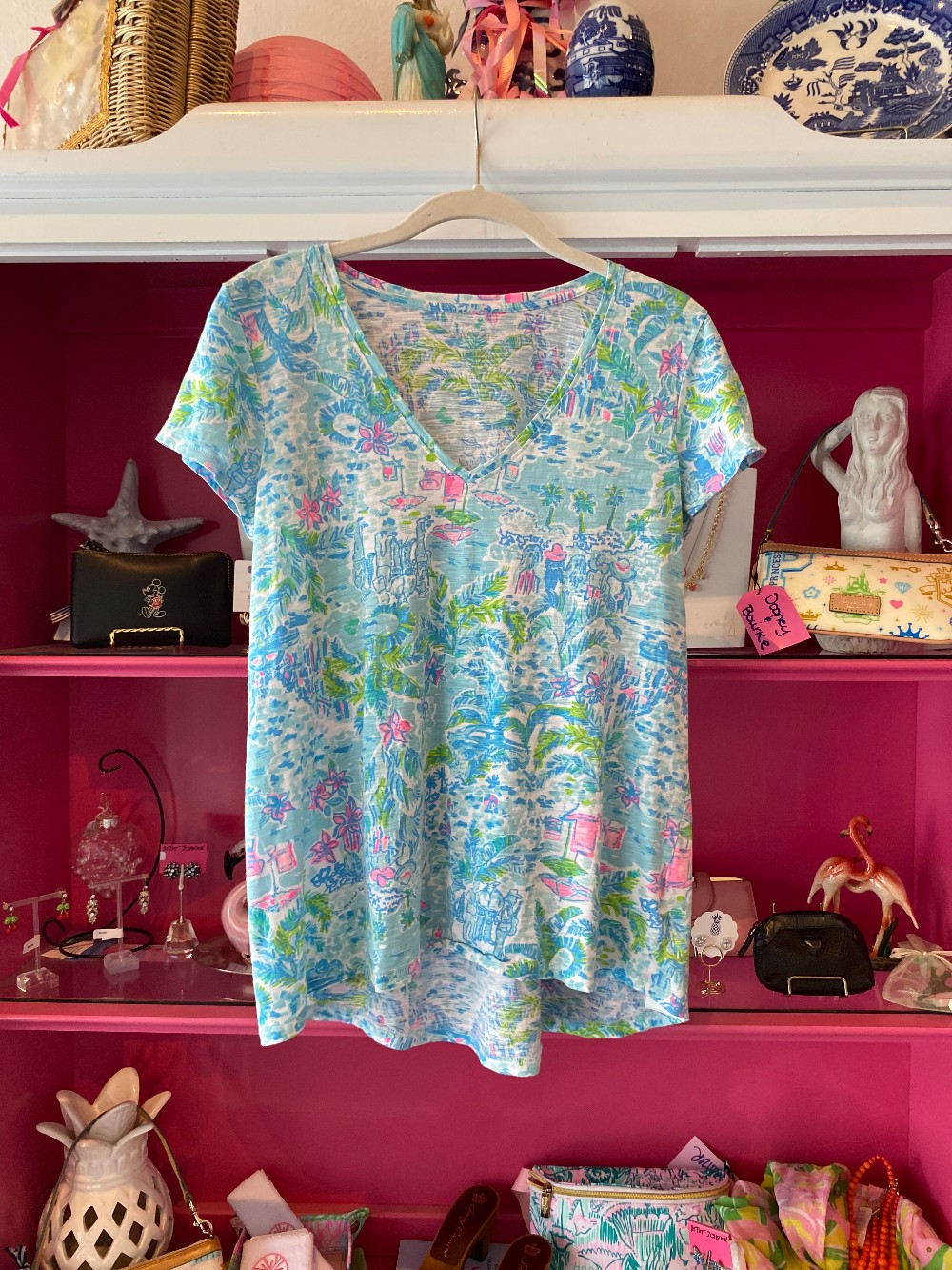 Lilly Pulitzer Etta v-neck tee size M