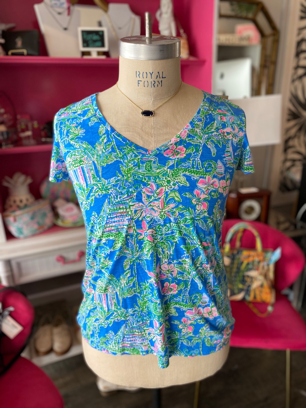 Lilly Pulitzer v-neck tee size M