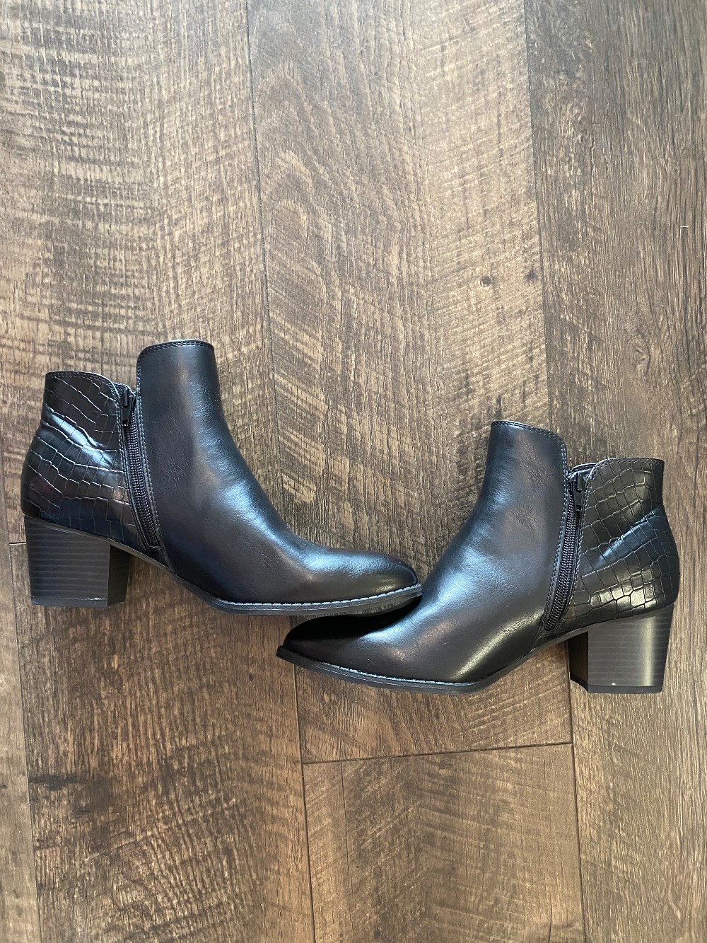 Karen Scott black booties size 8.5