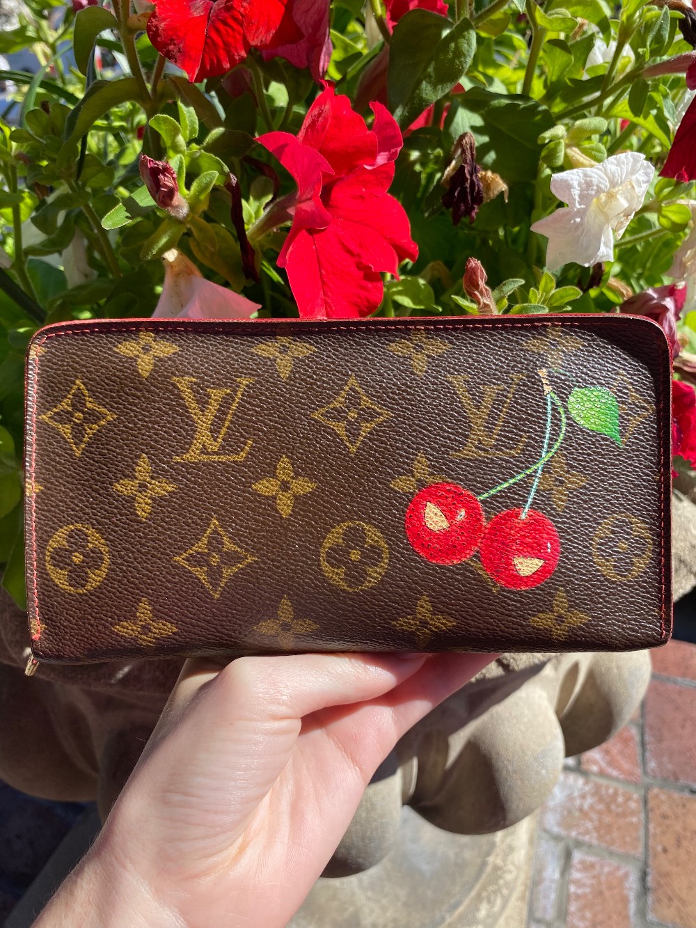 Louis Vuitton M95006 monogram Murakami zippy wallet