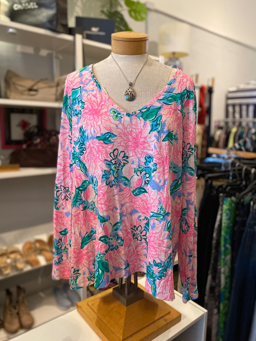 Lilly Pulitzer Etta long sleeve v-neck top size XL