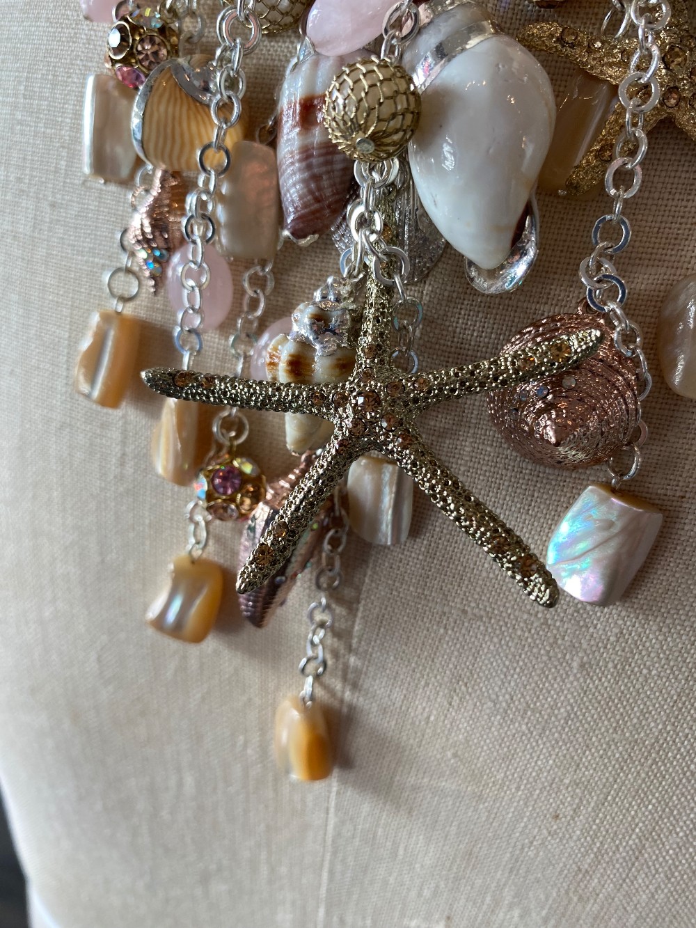 St. Thomas Shell and jewel necklace in silver and gold