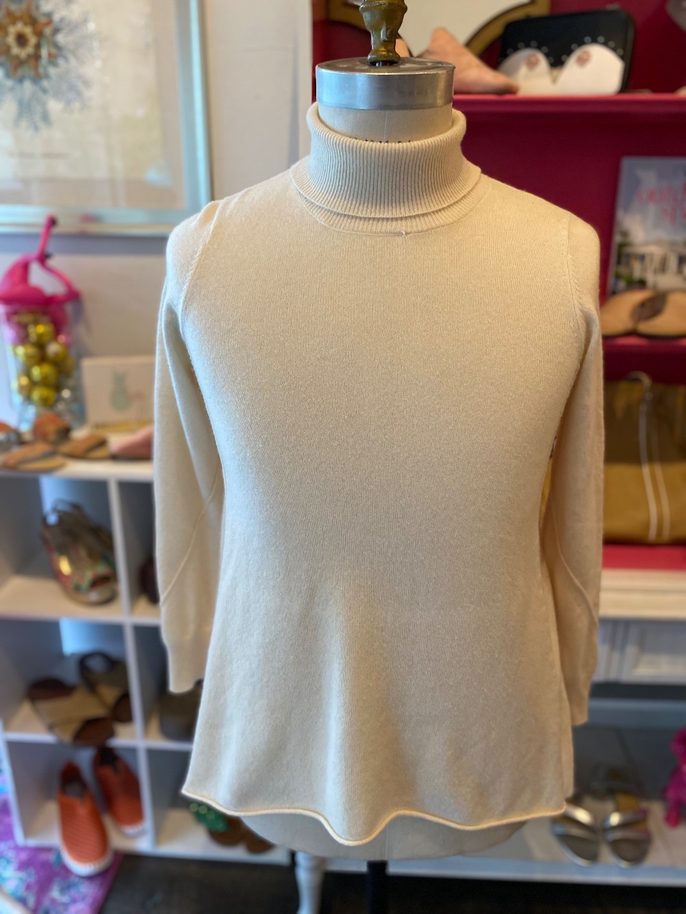Neiman Marcus Cashmere Sweater size M