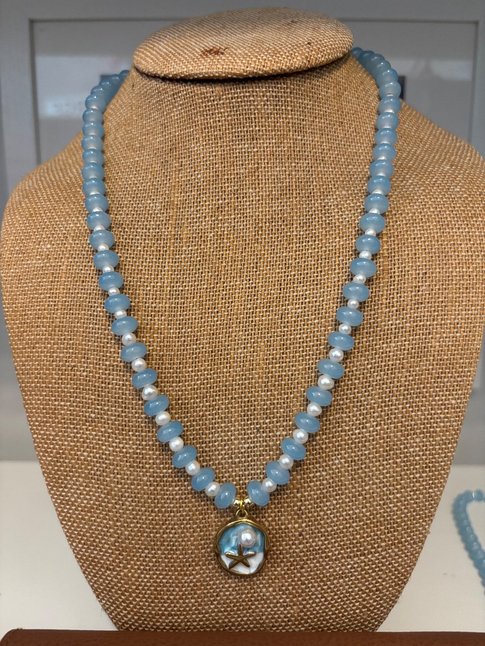 Casa Piper South Blue and White Beaded Necklace with shell pendant NEW