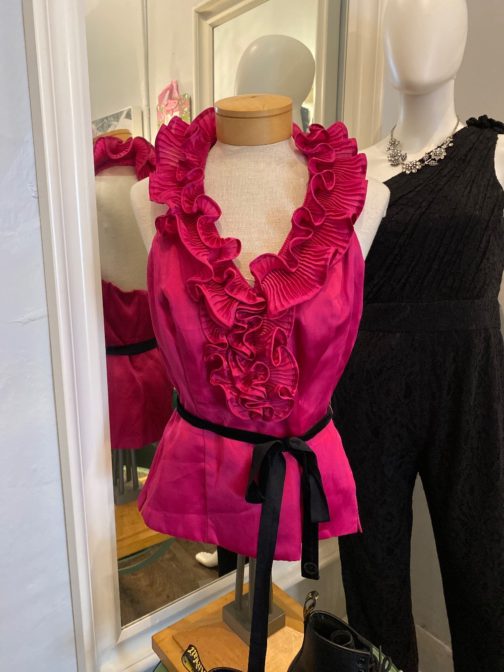 White House Black Market magenta top size 12 NWT