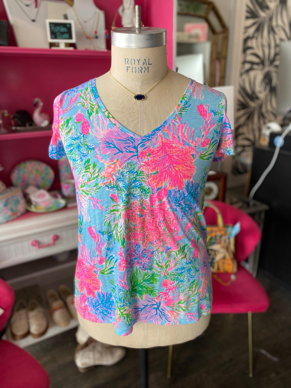 Lilly Pulitzer v-neck tee size M