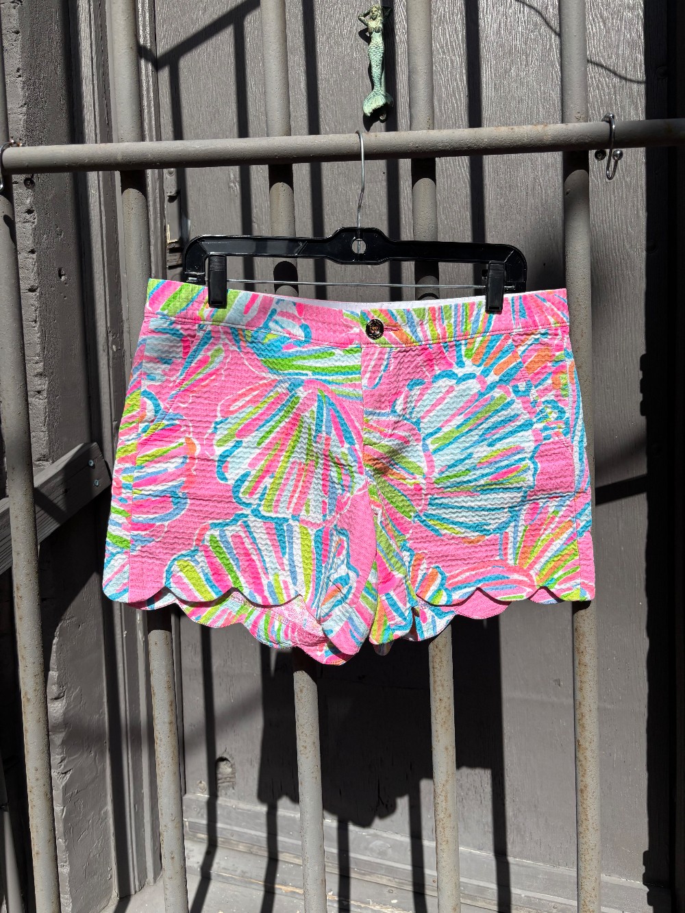 Lilly Pulitzer Buttercup short size 8