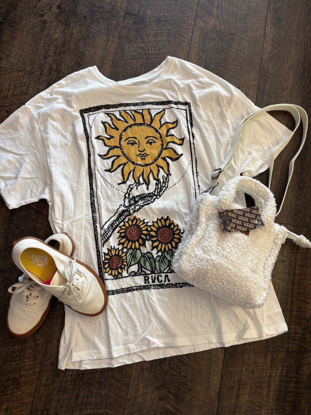 RVCA size small tee
